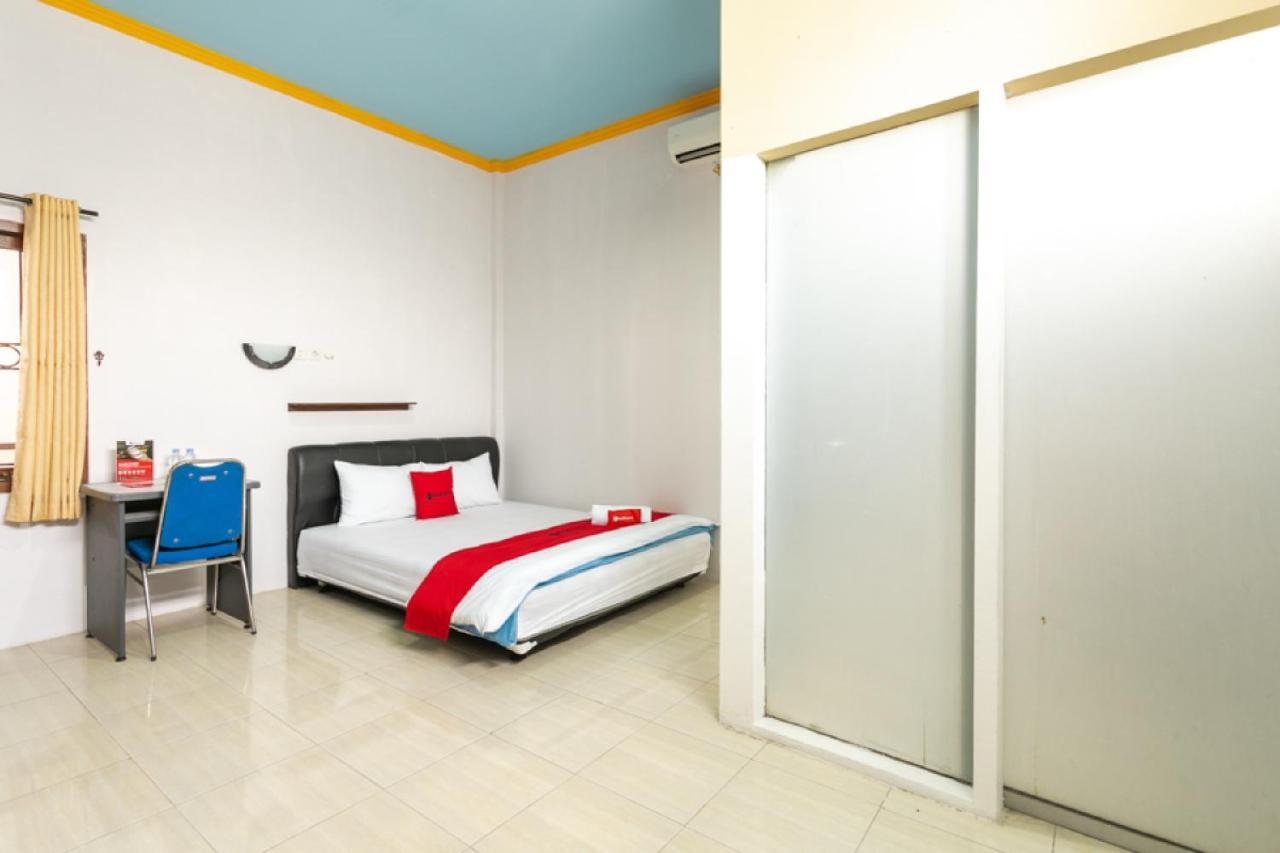 Reddoorz Syariah Near Stadion Manahan Solo 2 Extérieur photo