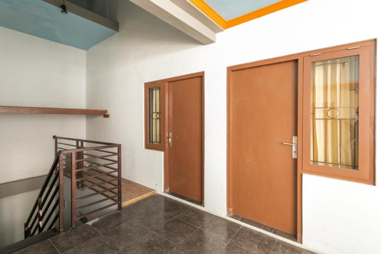 Reddoorz Syariah Near Stadion Manahan Solo 2 Extérieur photo